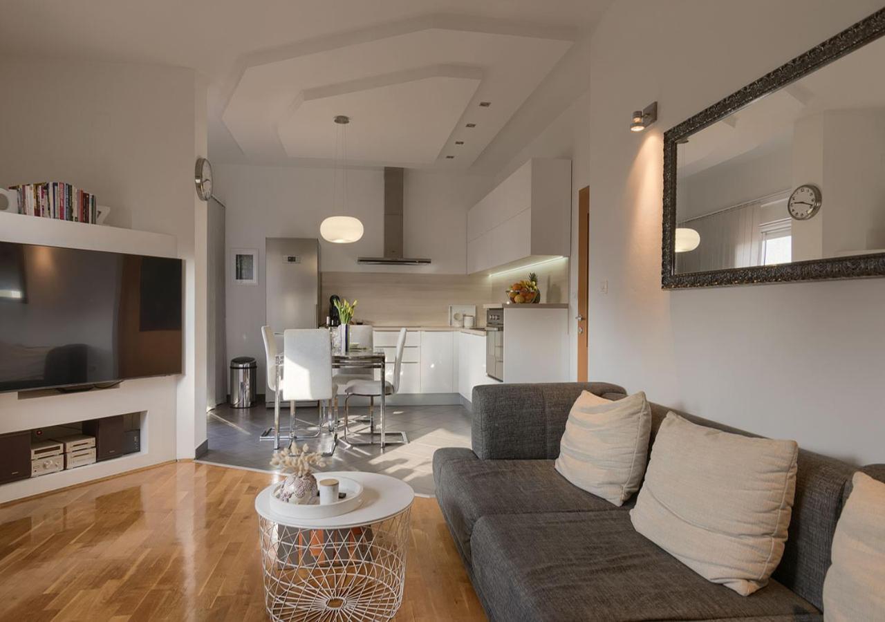 Apartment Leki - Newly Renovated, Modern City Spot プーラ エクステリア 写真