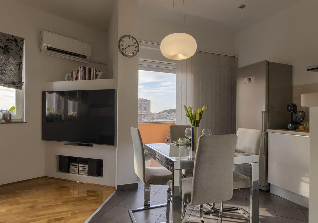 Apartment Leki - Newly Renovated, Modern City Spot プーラ エクステリア 写真