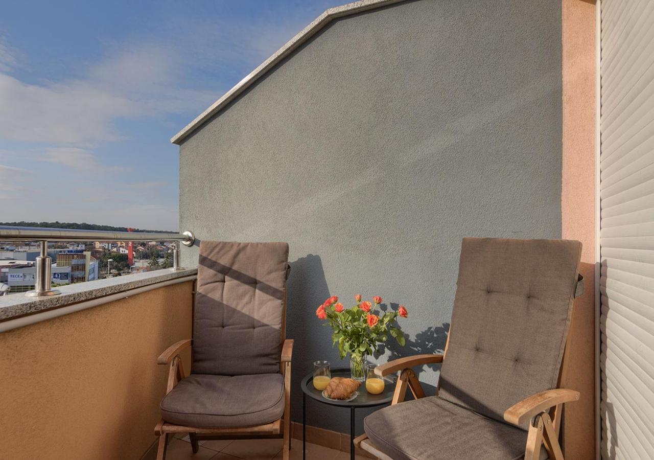 Apartment Leki - Newly Renovated, Modern City Spot プーラ エクステリア 写真