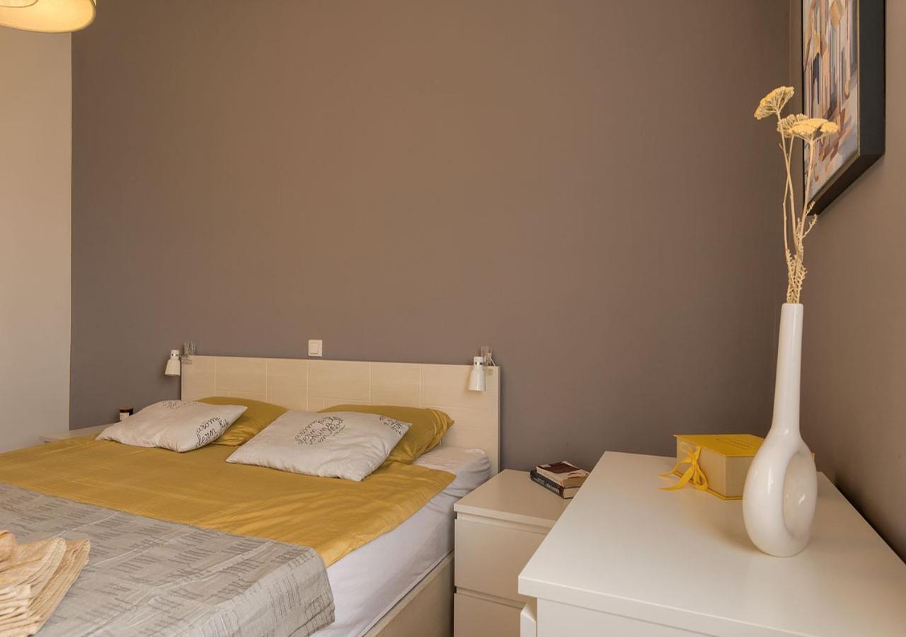 Apartment Leki - Newly Renovated, Modern City Spot プーラ エクステリア 写真