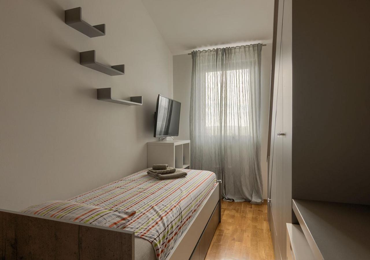 Apartment Leki - Newly Renovated, Modern City Spot プーラ エクステリア 写真