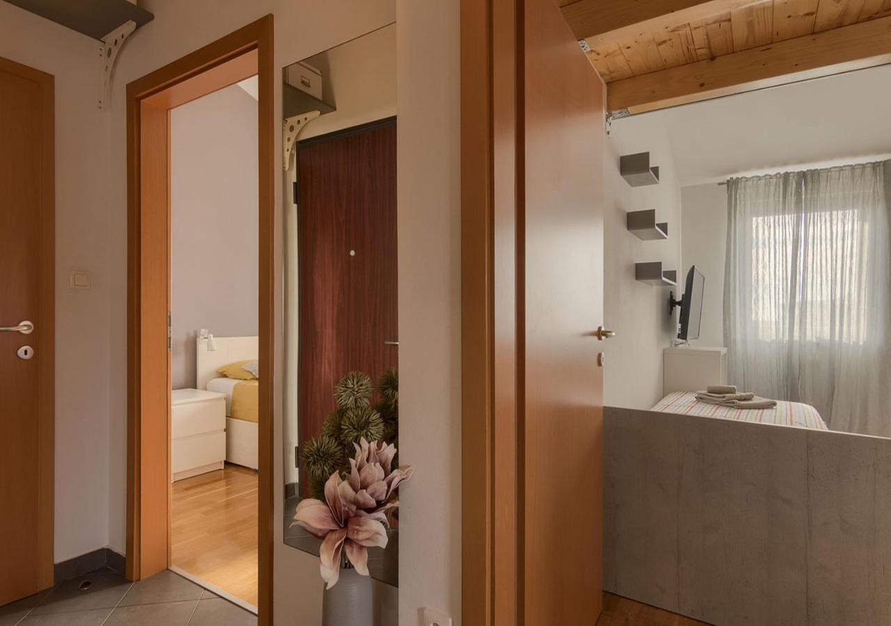 Apartment Leki - Newly Renovated, Modern City Spot プーラ エクステリア 写真