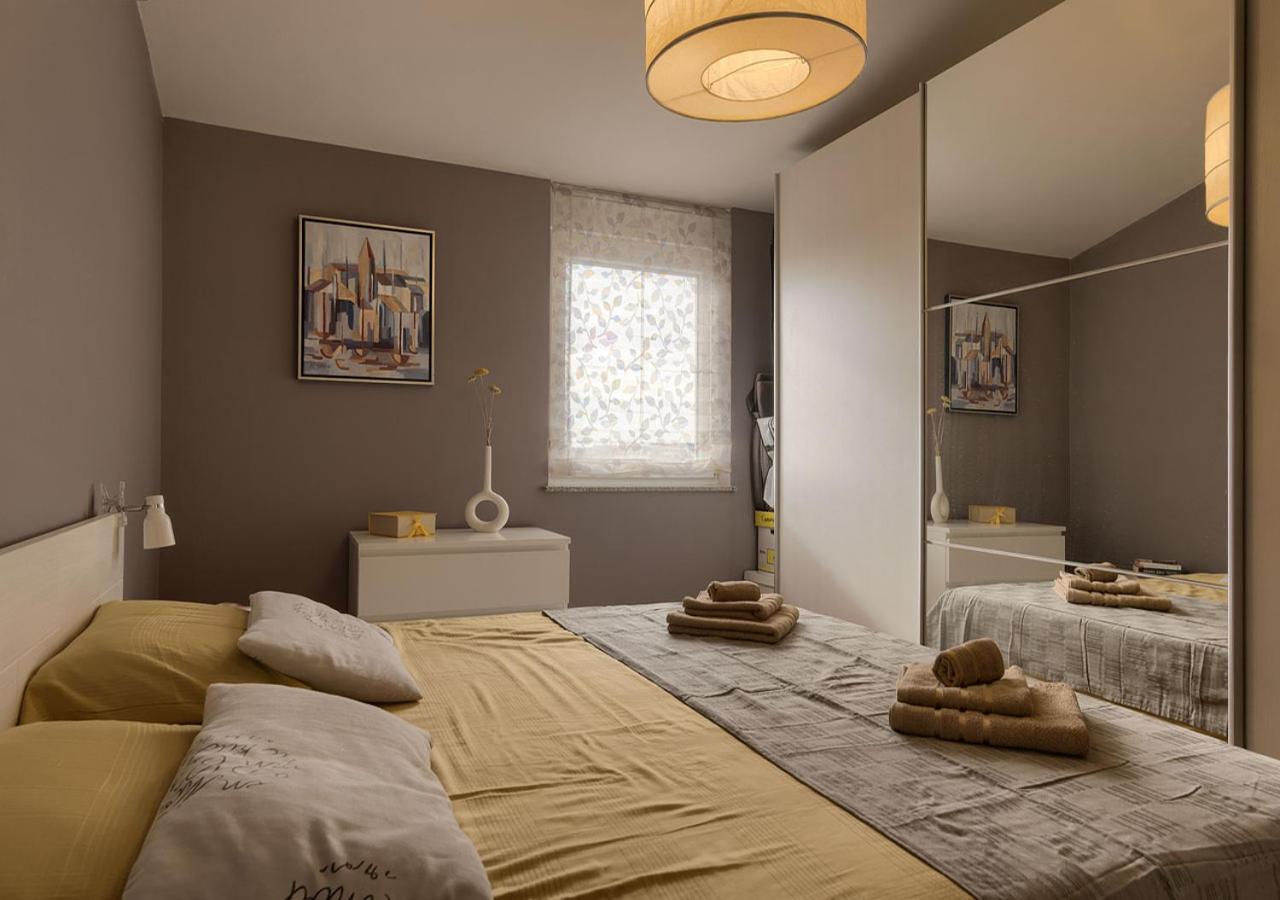 Apartment Leki - Newly Renovated, Modern City Spot プーラ エクステリア 写真