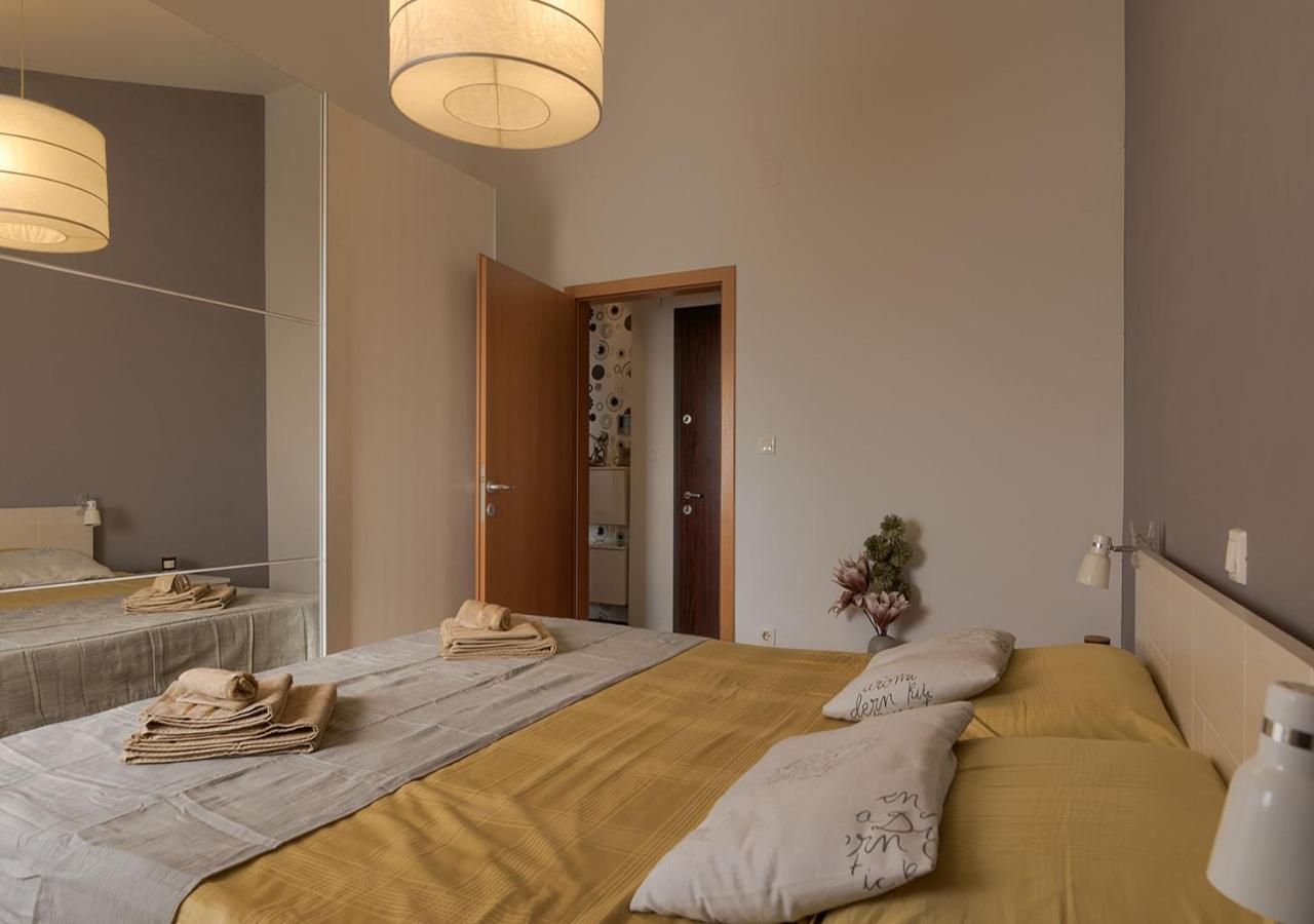 Apartment Leki - Newly Renovated, Modern City Spot プーラ エクステリア 写真
